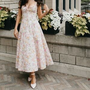 House of CB floral dress “Rosalee”. Worn only once for a few hours. Size XS.